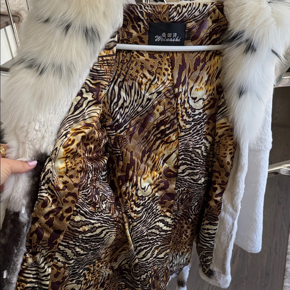 Elegant Real Fur Jacket - Picture 11 of 11